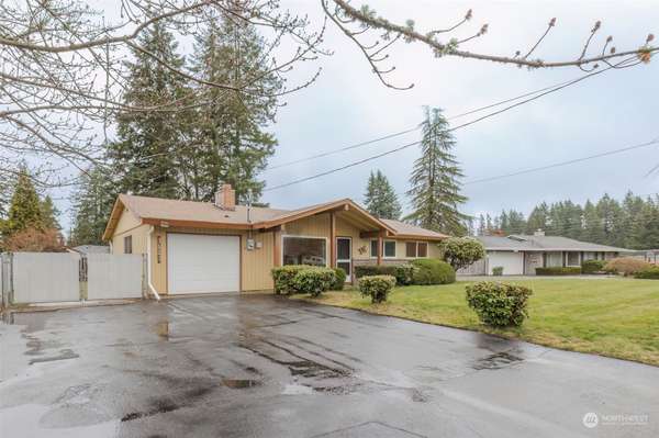 3447 SE Tamarack DR, Port Orchard, WA 98366