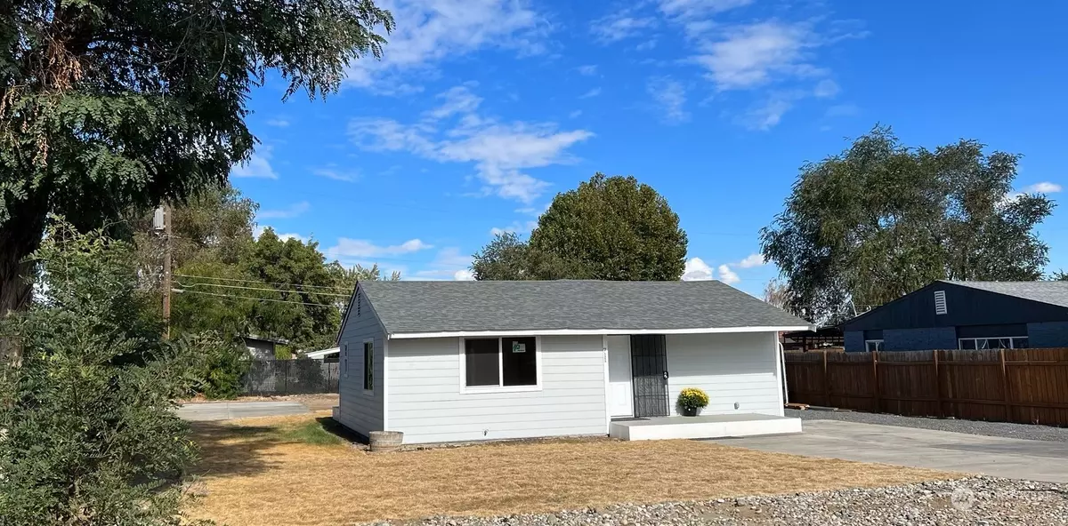 Moses Lake, WA 98837,711 S Locust LN