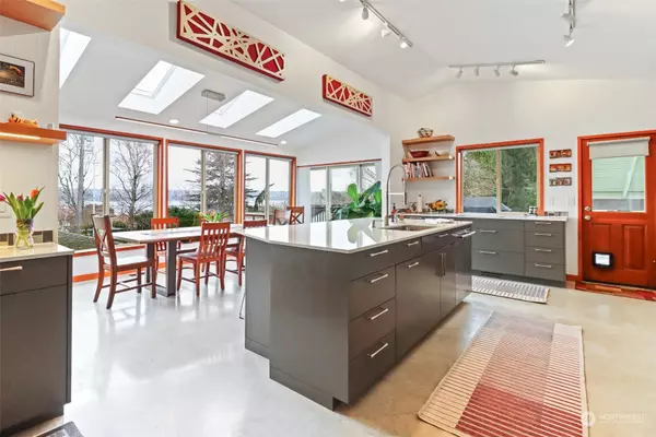 4712 Wa Tau Ga AVE NE, Tacoma, WA 98422