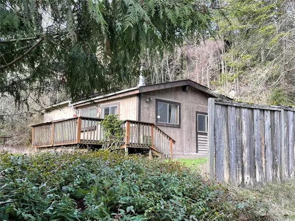 620 Cottonwood LN, Port Angeles, WA 98362