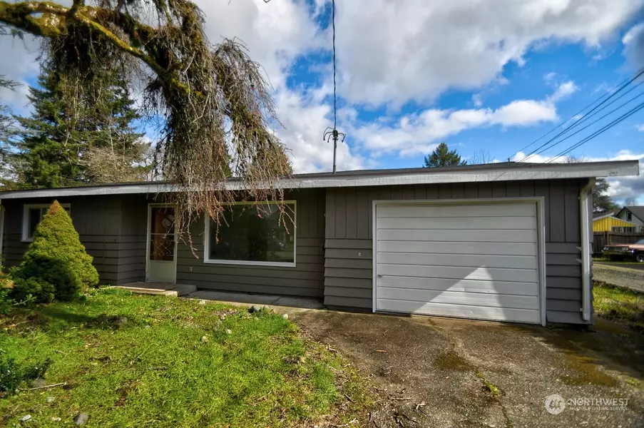 414 N 13th ST, Elma, WA 98541