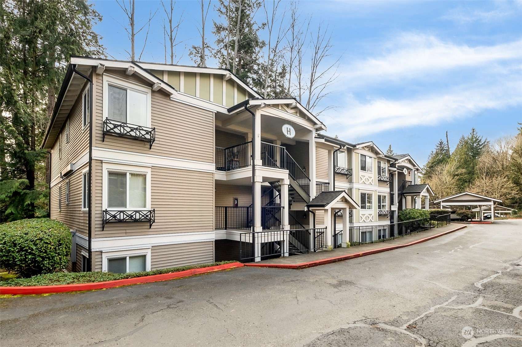 11229 NE 128th ST #H301, Kirkland, WA 98034