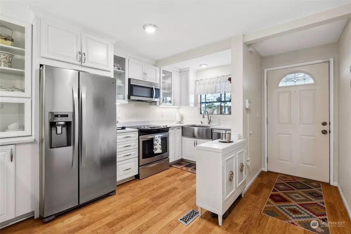 University Place, WA 98467,5531 Bridgeport WAY W #D