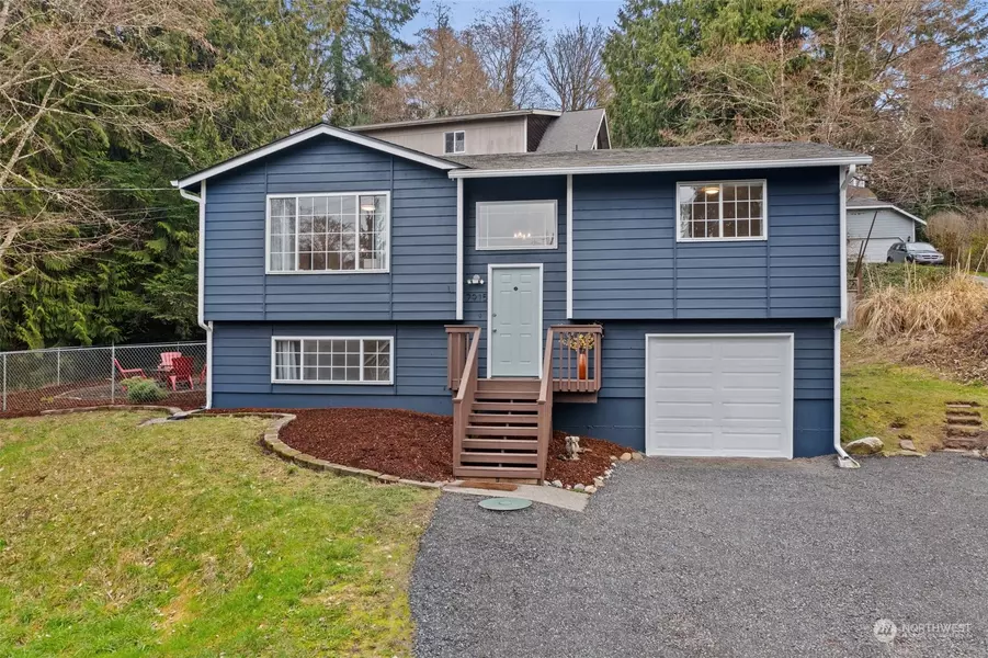 7915 NE Beachwood AVE, Poulsbo, WA 98370