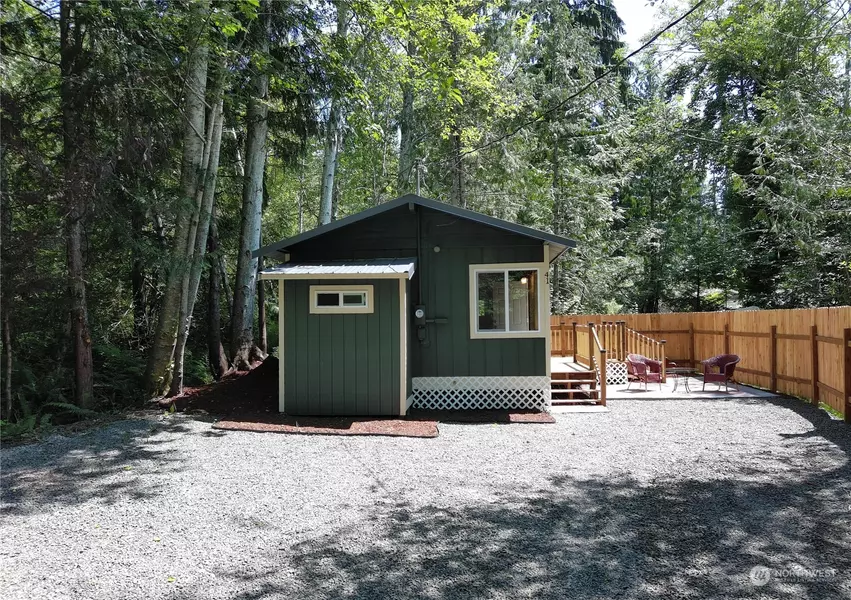 41 Oak Rd, Quilcene, WA 98376