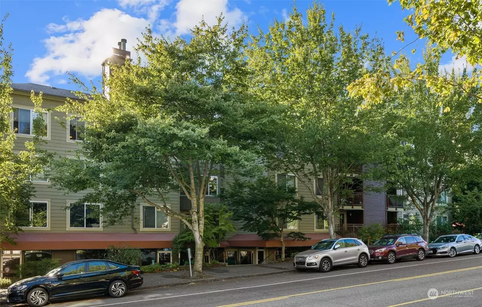 8745 Greenwood AVE N #305, Seattle, WA 98103