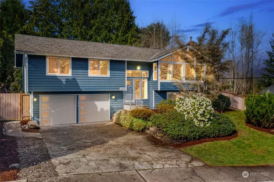 4323 171st AVE NE, Redmond, WA 98052