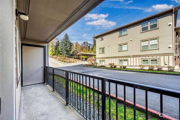 9517 NE 180th ST #B-106, Bothell, WA 98011