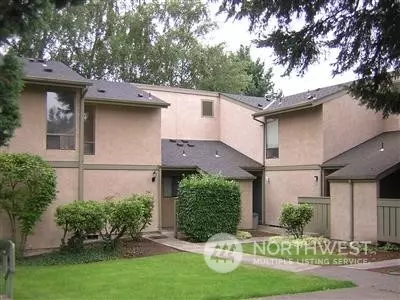 10023 NE 138th PL #C-1, Kirkland, WA 98034