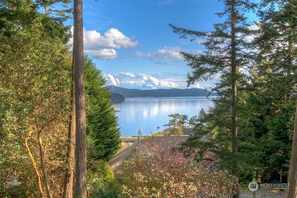 107 Grove ST, Orcas Island, WA 98245