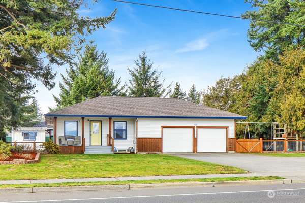 1135 E Grover ST, Lynden, WA 98264