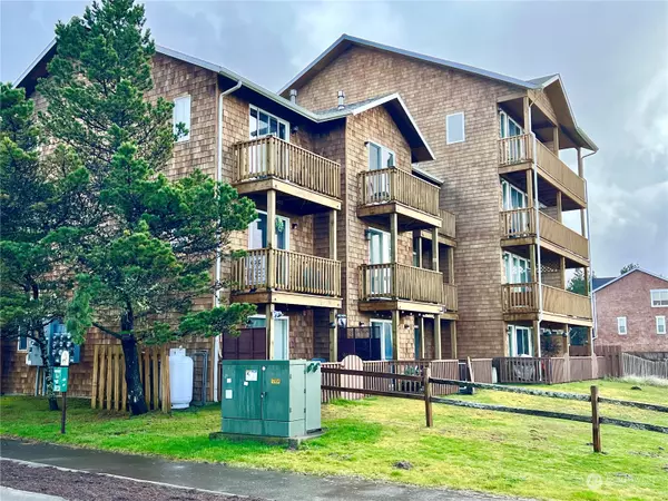 Long Beach, WA 98631,205 Bolstad AVE W #201