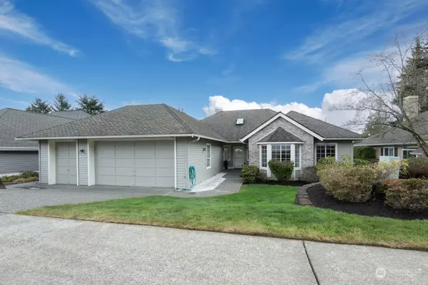 25311 Lake Wilderness Country Club DR SE, Maple Valley, WA 98038