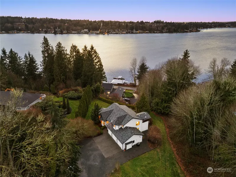 32 N Rhodora Heights RD, Lake Stevens, WA 98258