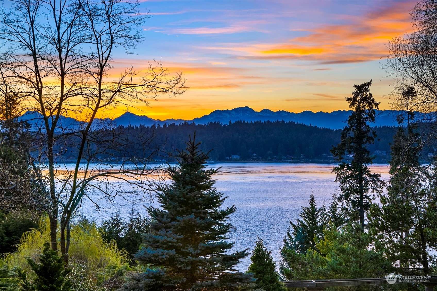 14881 Henderson RD NE, Bainbridge Island, WA 98110