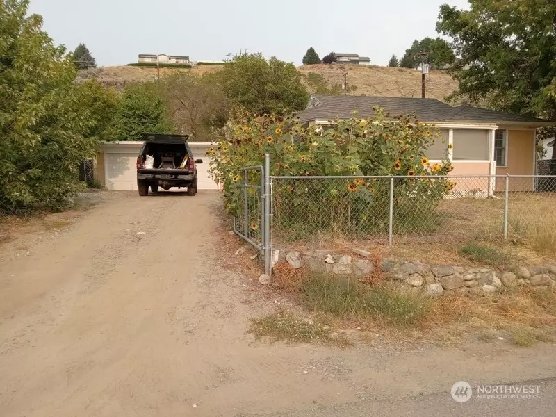 1423 3rd AVE N, Okanogan, WA 98840