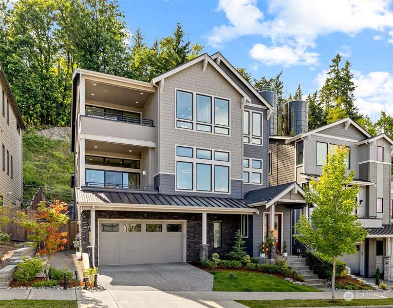 562 Foothills DR NW, Issaquah, WA 98027