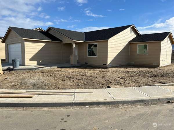 339 S Newark LOOP, East Wenatchee, WA 98802