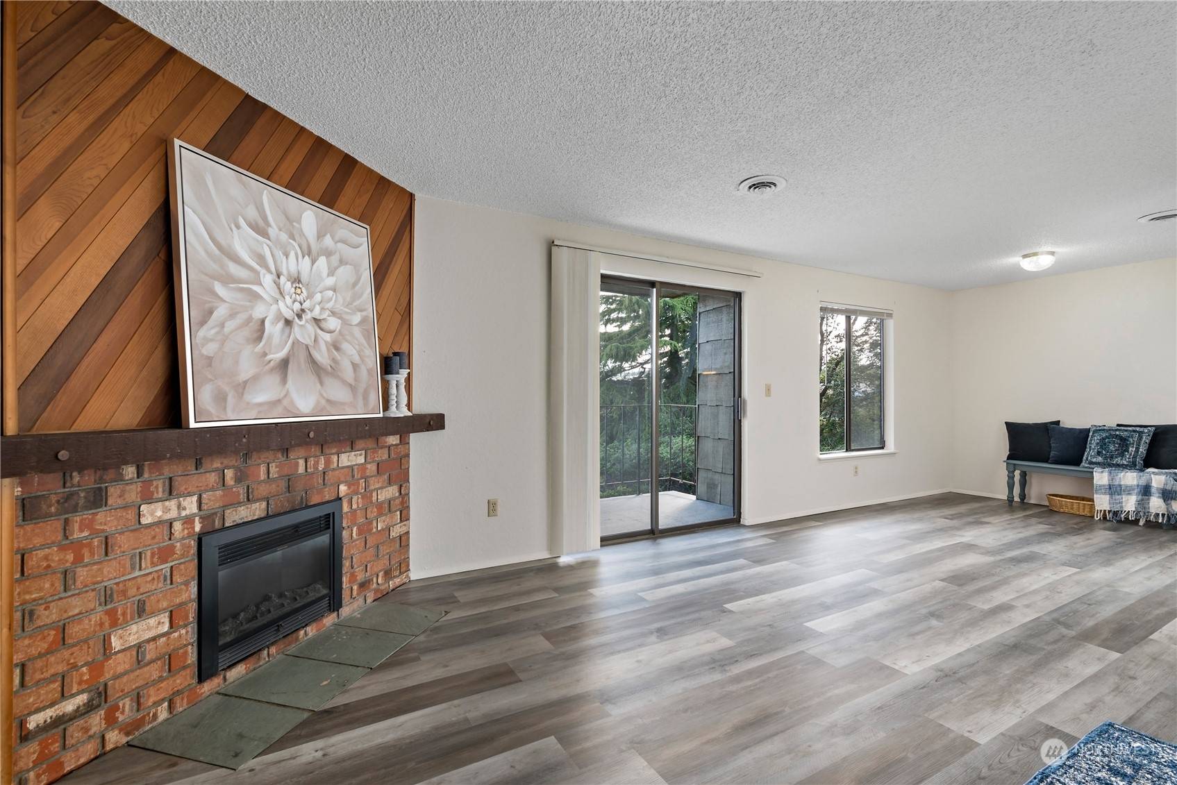 270 SE Barrington DR #C203, Oak Harbor, WA 98277