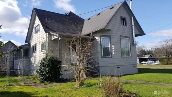 904 2nd ST,  Cosmopolis,  WA 98537