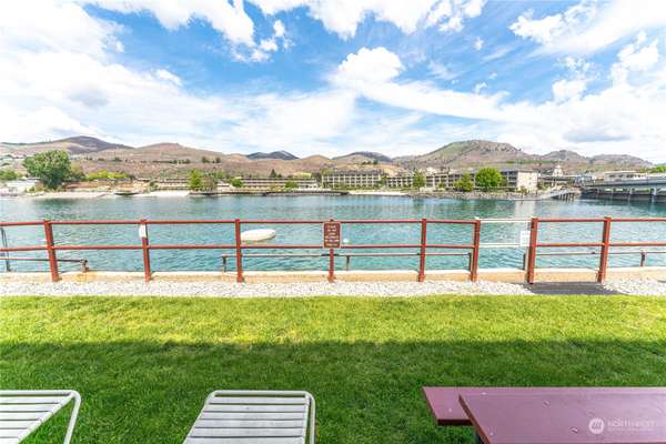 322 W Woodin AVE #613, Chelan, WA 98816