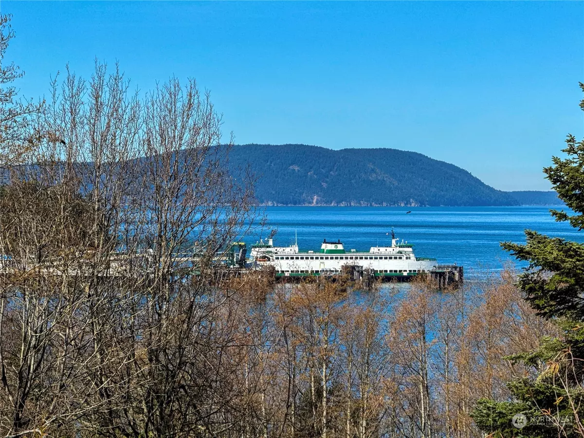 Anacortes, WA 98221,4618 Edwards WAY