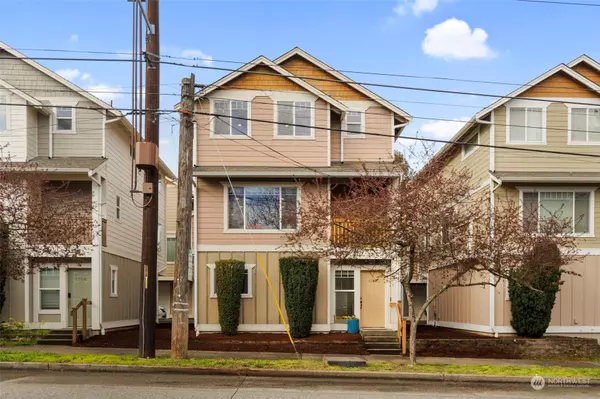 1104 SW Holden St, Seattle, WA 98106