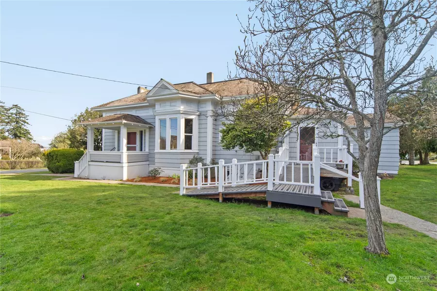 611 Madison St, Port Townsend, WA 98368