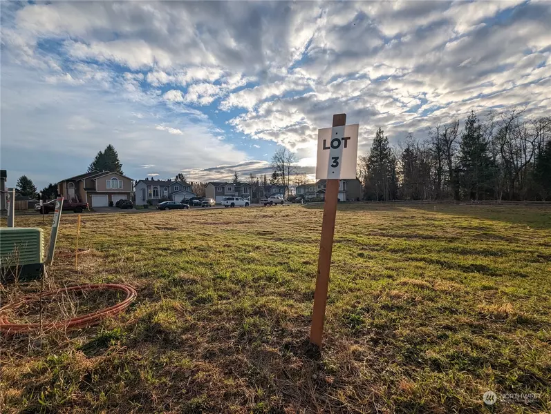 405 E 2nd ST, Nooksack, WA 98276