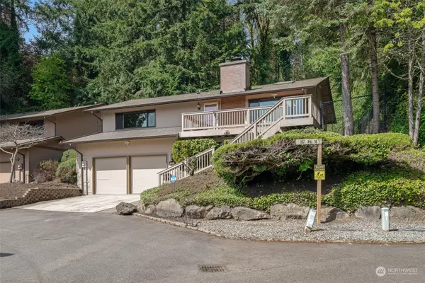 Bellevue, WA 98008,255 167th PL NE