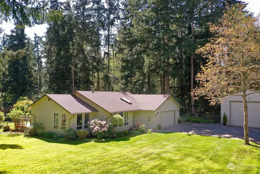 1162 Sherwood LN, Greenbank, WA 98253