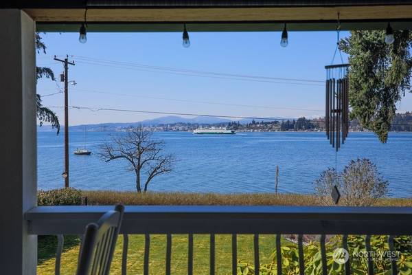 4125 Beach DR E, Port Orchard, WA 98366