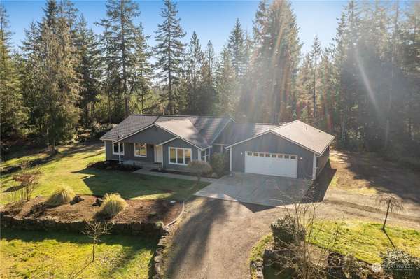 41 NE Blacksmith DR, Belfair, WA 98528