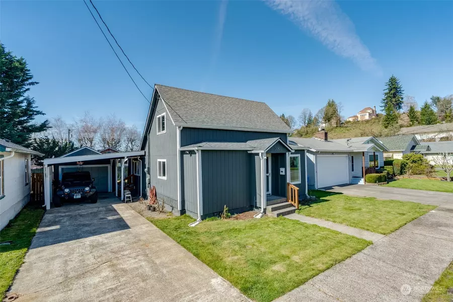 205 S 9th AVE, Kelso, WA 98626