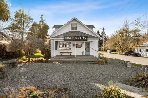 9905 SW 174th ST, Vashon, WA 98070