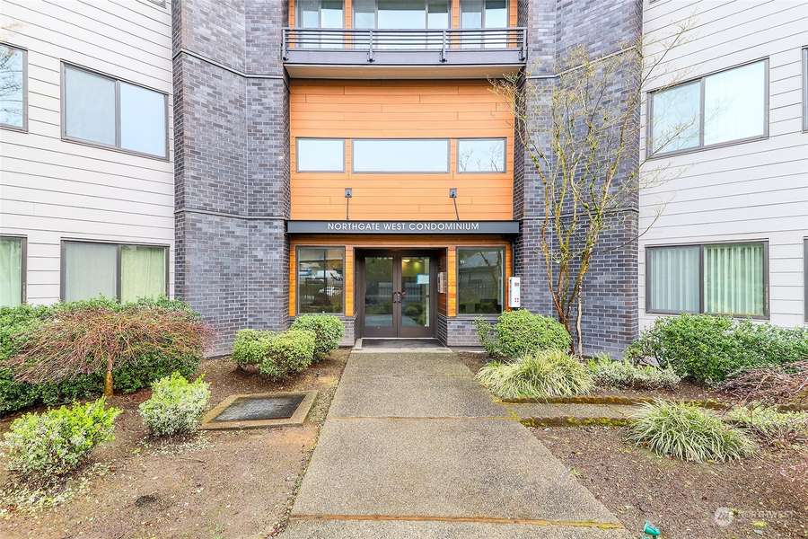 11300 1st AVE NE #121, Seattle, WA 98125