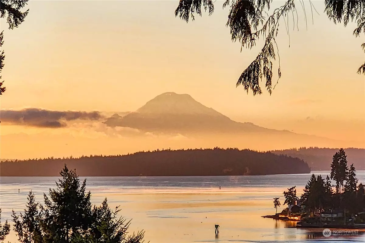 Bainbridge Island, WA 98110,3672 NE Lavender LN