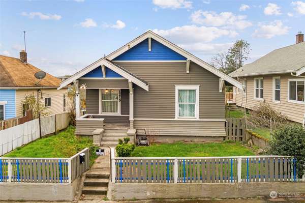 1215 4th ST, Bremerton, WA 98337