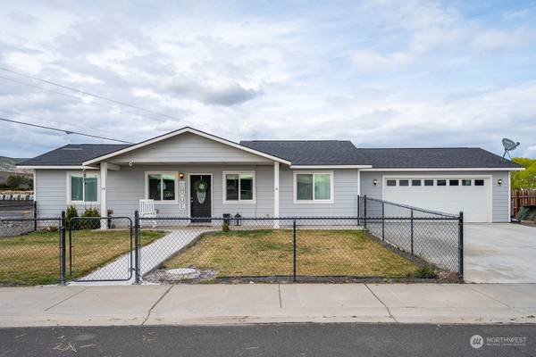 19 Grant DR, Ephrata, WA 98823