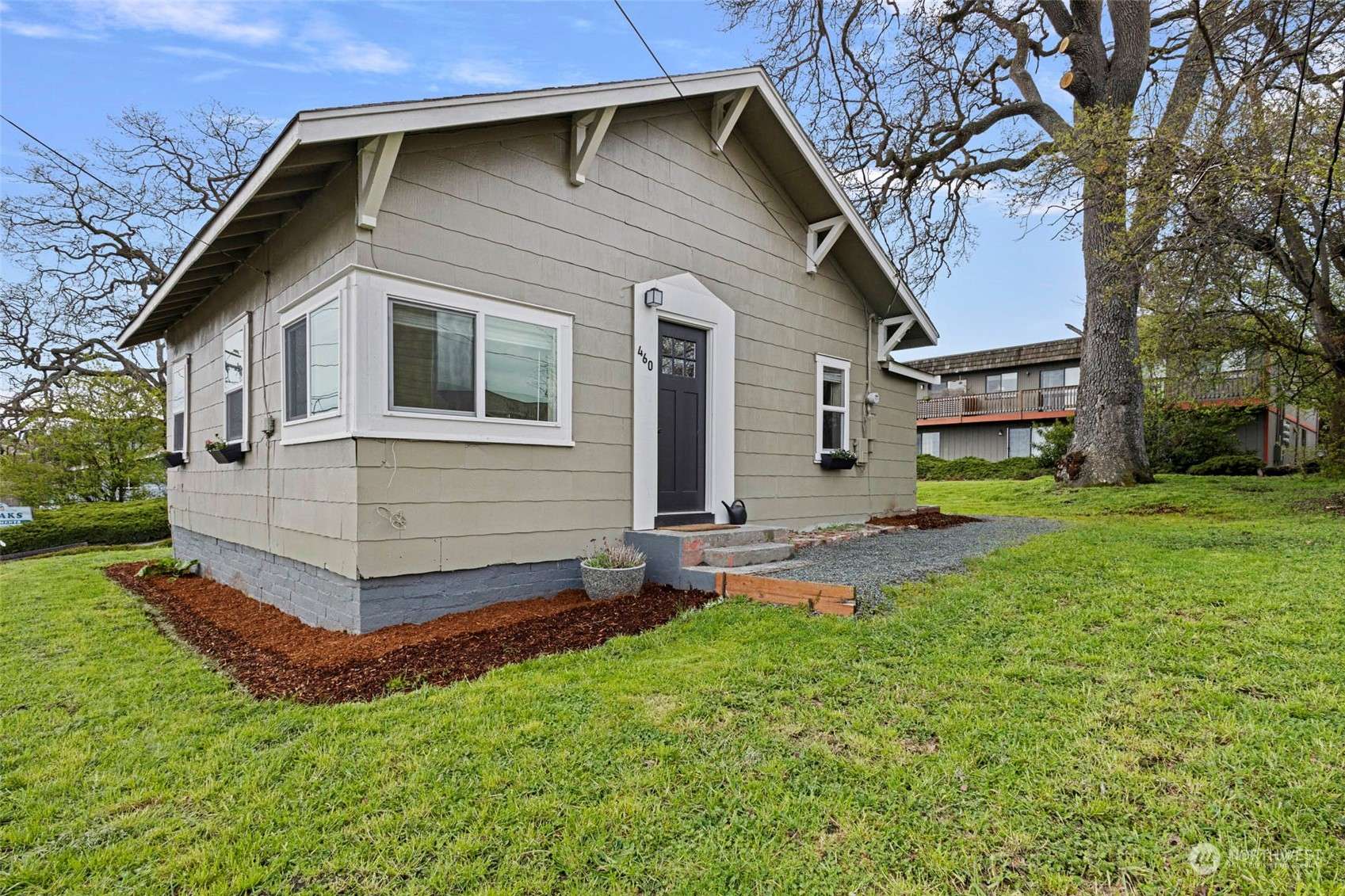 460 SE Barrington DR, Oak Harbor, WA 98277