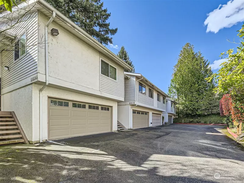 9916 NE 116th ST #202, Kirkland, WA 98034