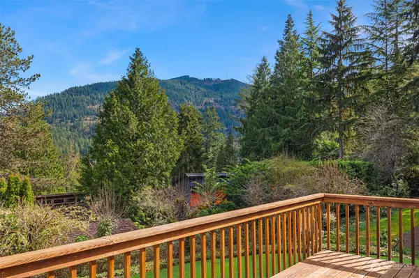 341 SE Crystal Creek CIR, Issaquah, WA 98027