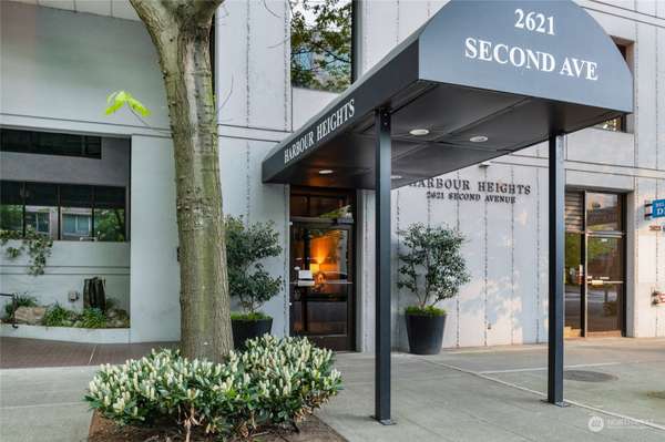 2621 2nd AVE #402, Seattle, WA 98121