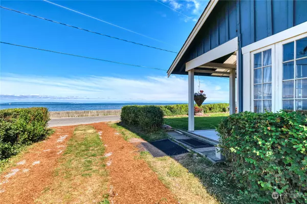 Point Roberts, WA 98281,147 Bay View DR