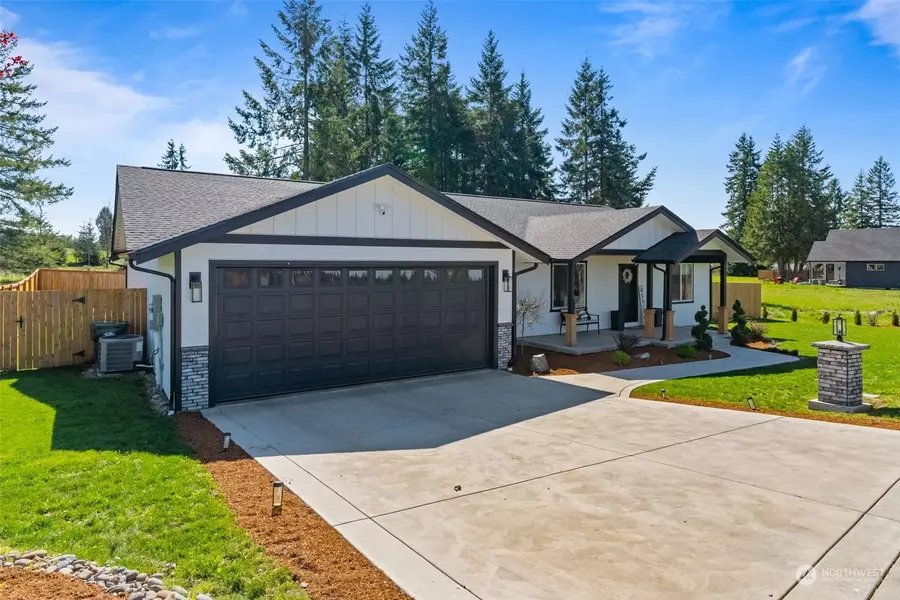 128 Redwood LN, Onalaska, WA 98570