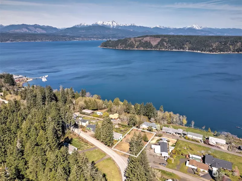11 E Warren DR, Union, WA 98592