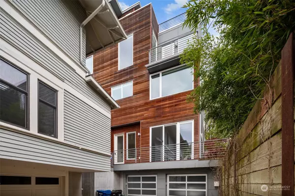 1104 10th AVE E, Seattle, WA 98102
