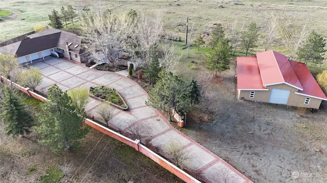 17 Horse Spring Coulee RD, Tonasket, WA 98855