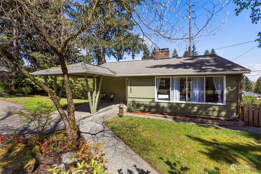 12722 Roosevelt WAY NE, Seattle, WA 98125