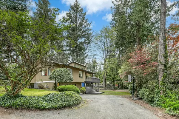 2211 W Lake Sammamish Pkwy NE, Redmond, WA 98052